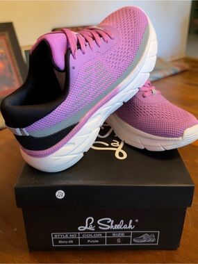 La Sheelah Purple Women's Knit Athletic Walking Shoes
